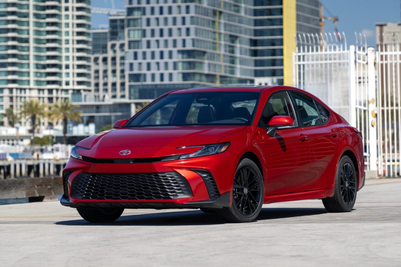 ｜最強トラック「タンドラ」が国内正規販売へ。北米トヨタの人気モノ「三銃士」、2026年導入検討を公表