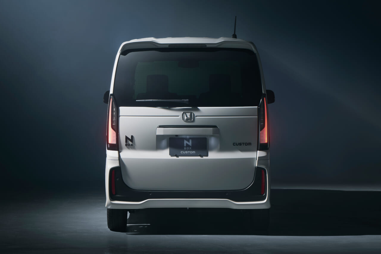 |2色のブラックで精悍スタイリングを実現。N-BOXカスタム「BLACK STYLE」発売