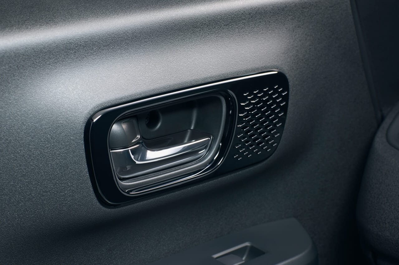 |2色のブラックで精悍スタイリングを実現。N-BOXカスタム「BLACK STYLE」発売