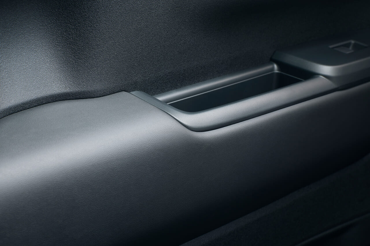 |2色のブラックで精悍スタイリングを実現。N-BOXカスタム「BLACK STYLE」発売