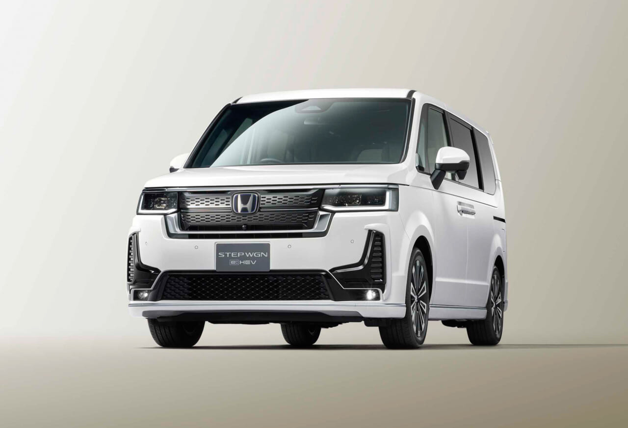 |ステップワゴン スパーダの顔つきが変わる新型「バンパーガーニッシュ」が登場【30周年記念車にも対応】