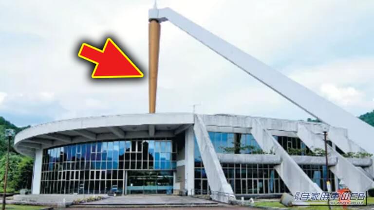 「ナゼこうなった？」「中に入ったら理解できた…」奇抜過ぎるデザインには意味があった！ ずっと気になっていた謎施設を訪問