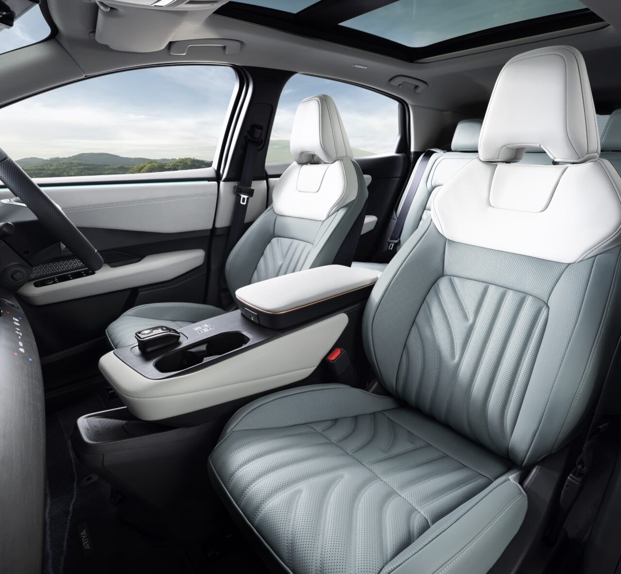 ｜日産アリアがマイナーチェンジを発表。フロント刷新で先進感をさらに強化【2月20日発売】