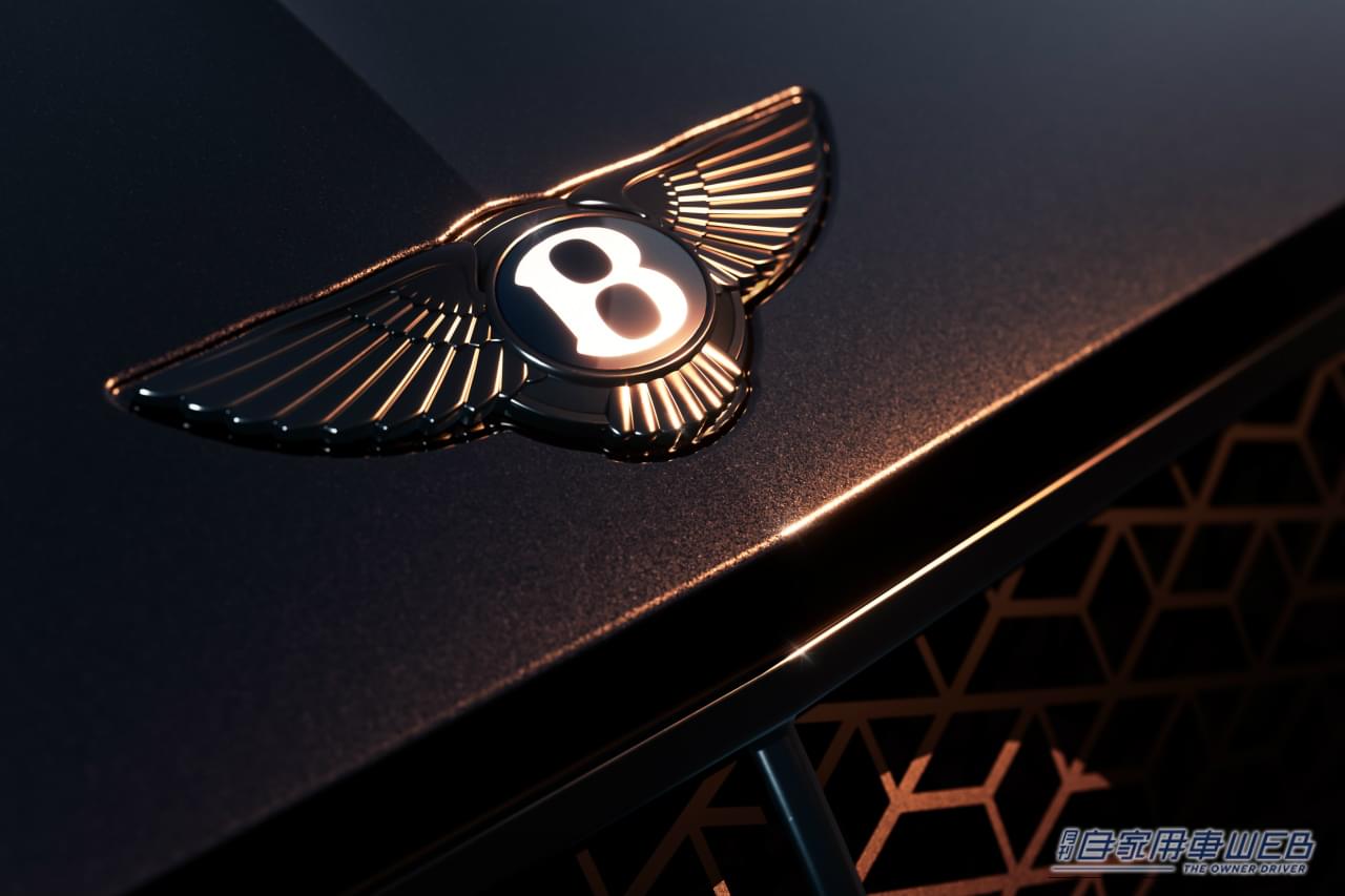 ｜ベントレー、新型スーパースポーツ発表！ 後輪駆動で無電化なV8エンジンは「時代錯誤」かもしれないが、それがイイ！