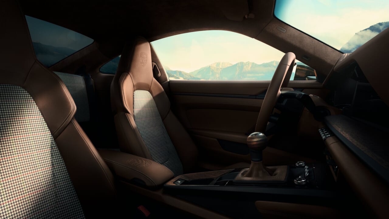 |初代911デザイナーの愛車をオマージュした限定モデル「911 GT3 90 F.A.ポルシェ」。創業家公認の特別なグリーンメタリックを採用