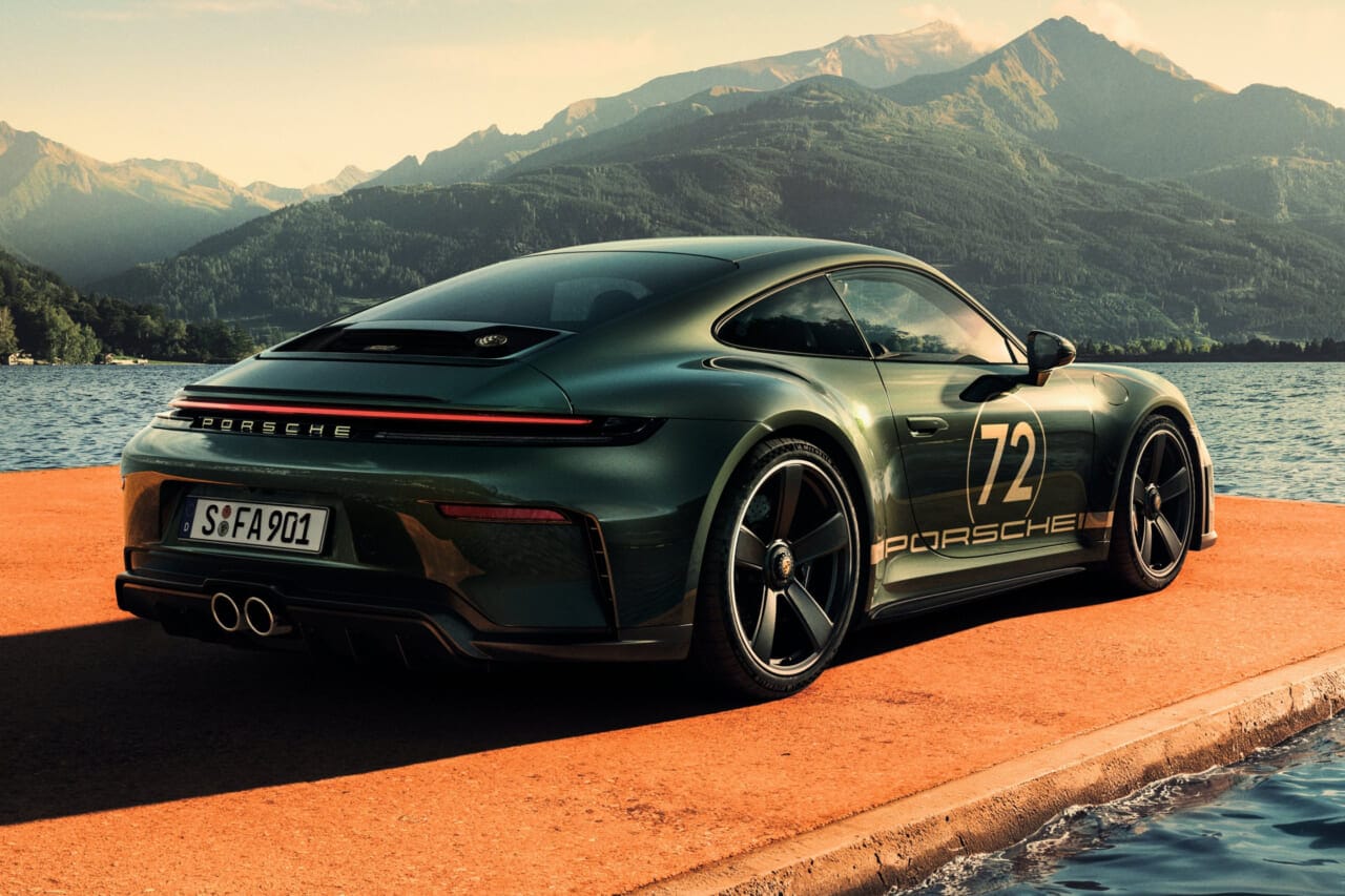 |初代911デザイナーの愛車をオマージュした限定モデル「911 GT3 90 F.A.ポルシェ」。創業家公認の特別なグリーンメタリックを採用