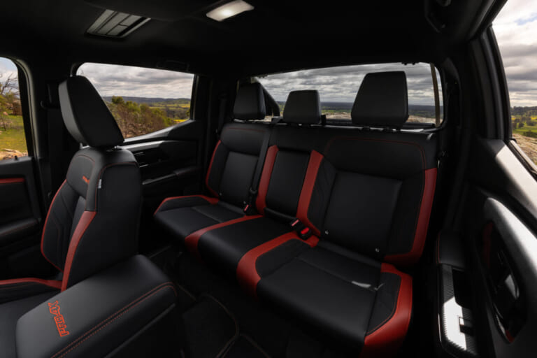 日産の新型ナバラ｜「コレはカッコいい」「こんなクルマあったんだ…」日本人が知らない、世界に誇る日産車。1986年から累計販売台数50万台の名車の新型が発表！