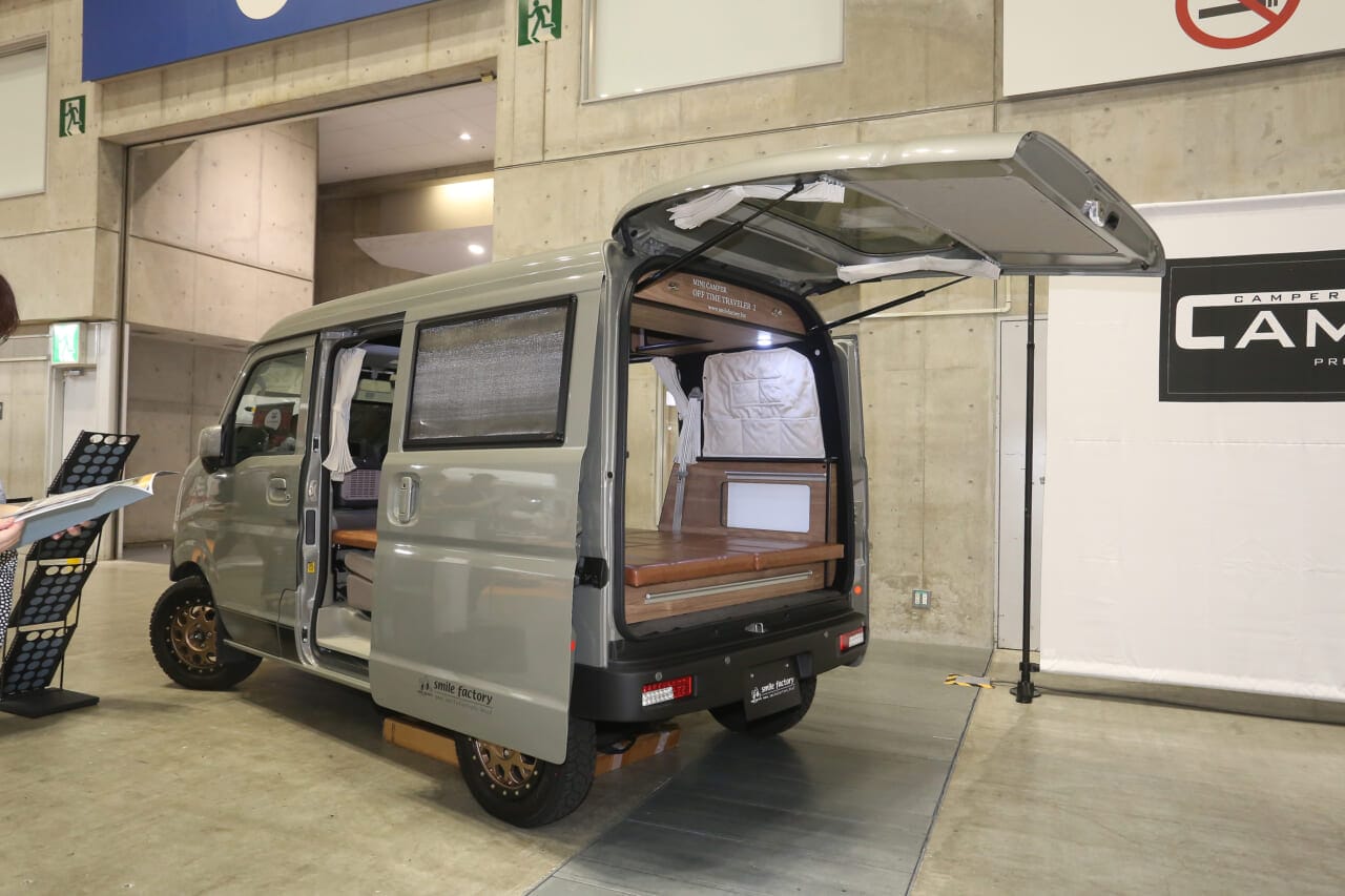 |「寝れる」だけじゃない。「荷物」もたっぷり積めちゃう嬉しいエブリイ。週末趣味の頼れる軽キャンパーを発見!