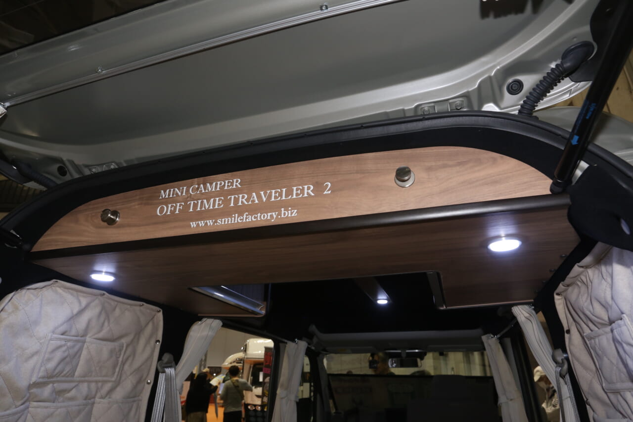 ｜「寝れる」だけじゃない。「荷物」もたっぷり積めちゃう嬉しいエブリイ。週末趣味の頼れる軽キャンパーを発見！