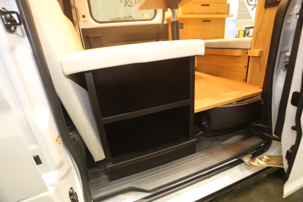 ｜究極の「動く宿」発見。断熱から冷暖房まで標準装備。軽キャンパーのフラッグシップはここまで凄い！