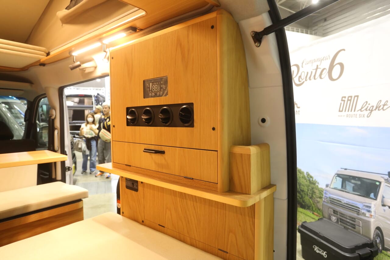 ｜究極の「動く宿」発見。断熱から冷暖房まで標準装備。軽キャンパーのフラッグシップはここまで凄い！