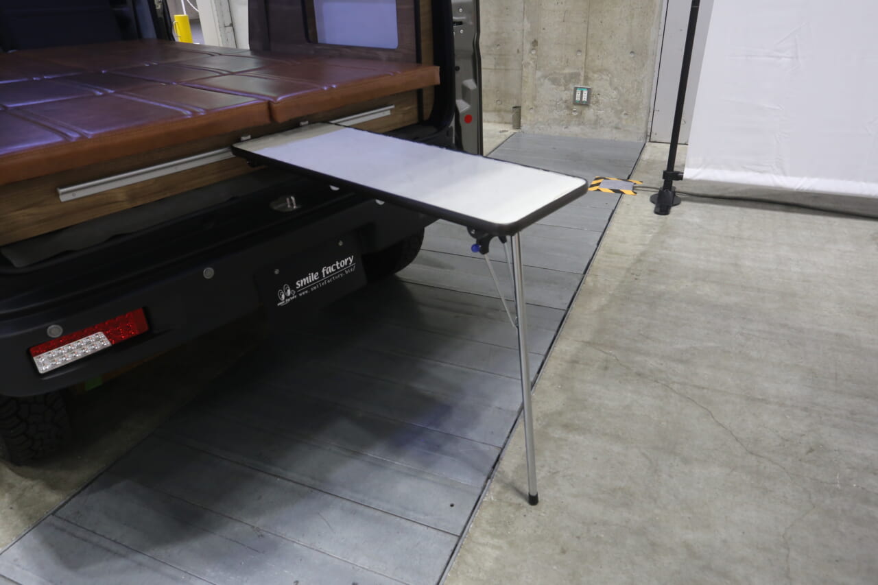 ｜「寝れる」だけじゃない。「荷物」もたっぷり積めちゃう嬉しいエブリイ。週末趣味の頼れる軽キャンパーを発見！