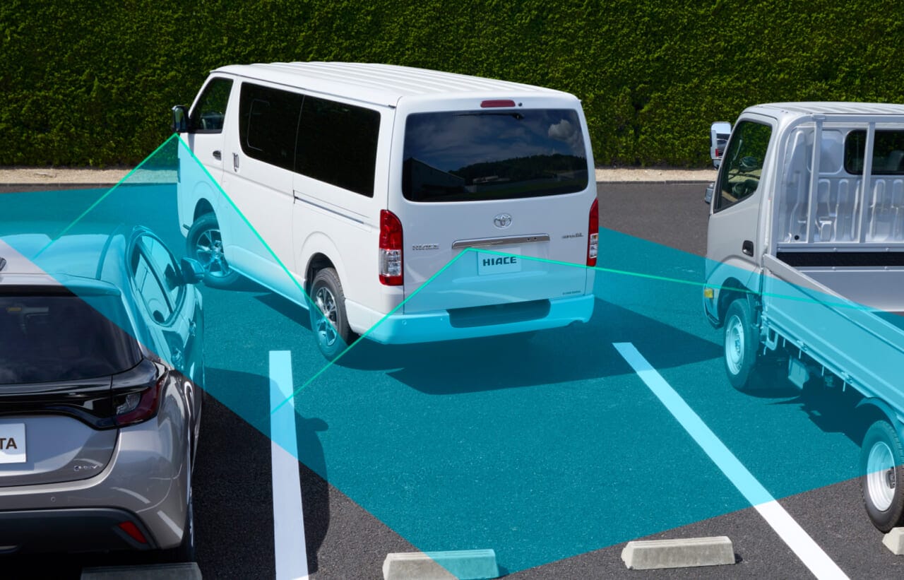 ｜新型ハイエースは「曲がる」も支援！カーブ速度抑制機能付ACCで、高速走行が「楽ちん」仕様に