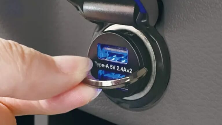 「これはスゴい」「便利すぎてビックリ」想像以上に機能的。考えたことなかったけど、使って納得。今すぐ使ってみてほしいカー用品。