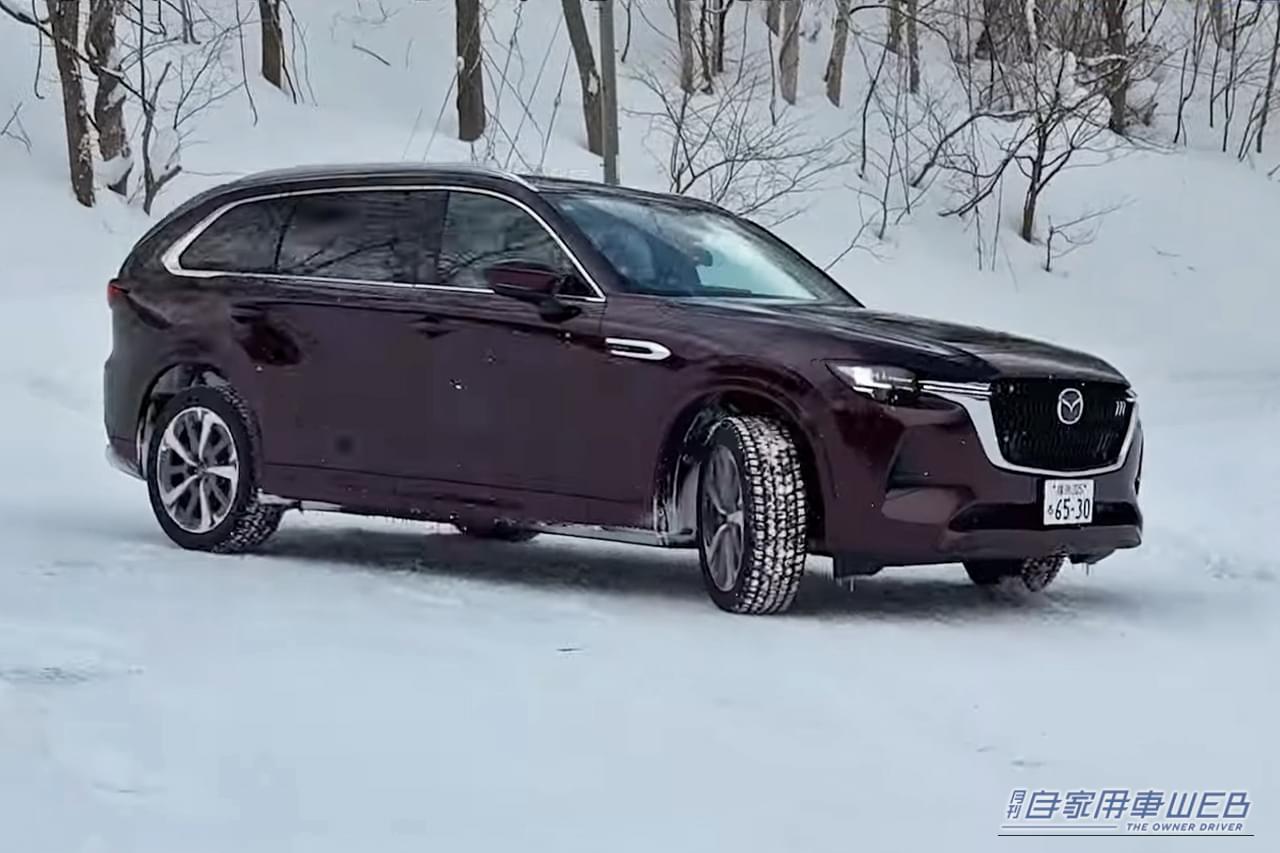 細い雪道でUターンを行うCX-80|「終始驚きが隠せない…」雪上性能がスゴすぎる、日本メーカーのSUVをガチの雪道でテストしたらとんでもない結果に…。