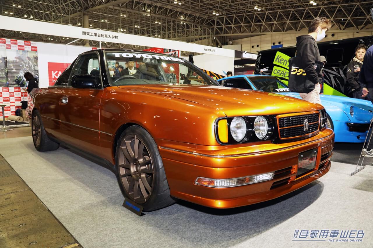 ｜学生の「魔改造」カスタムカー。丸目4灯のピックアップの中身は誰もが知る「あの高級セダン」