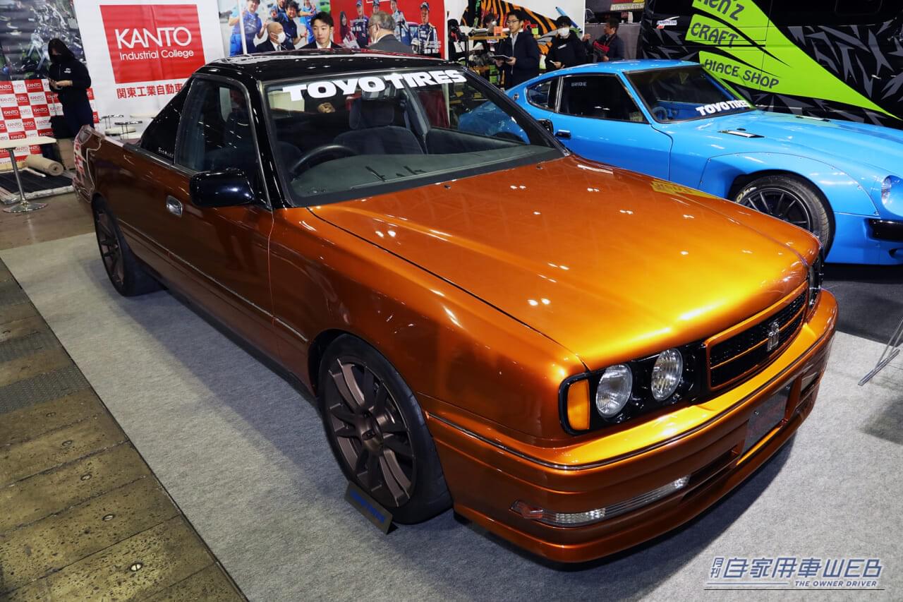 |学生の「魔改造」カスタムカー。丸目4灯のピックアップの中身は誰もが知る「あの高級セダン」