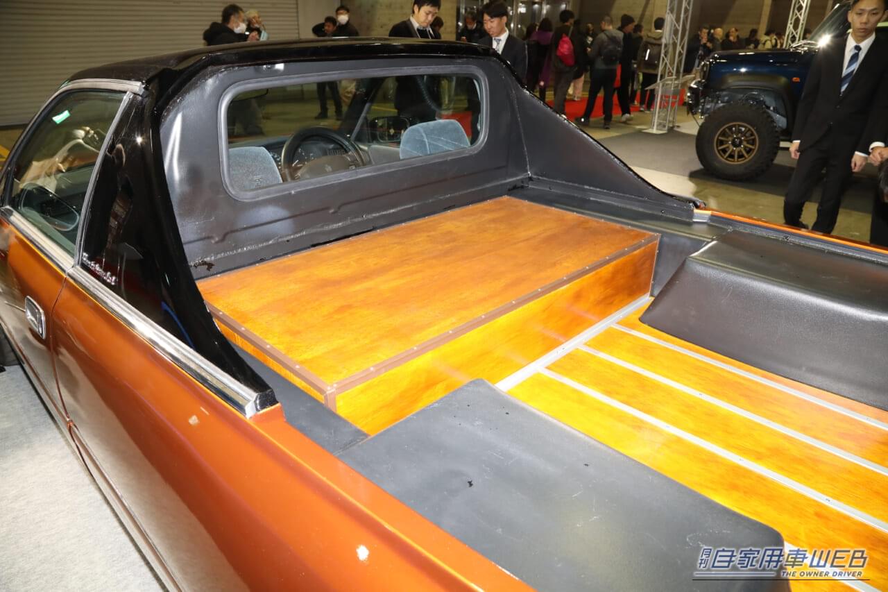 |学生の「魔改造」カスタムカー。丸目4灯のピックアップの中身は誰もが知る「あの高級セダン」