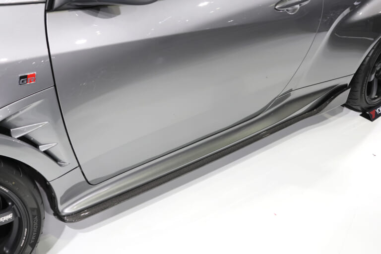 AIMGAIN SPORT GR YARIS サイドスカート｜進化型GRヤリスをハードコアに引き締めたエアロがスゴイ！【東京オートサロン2026】