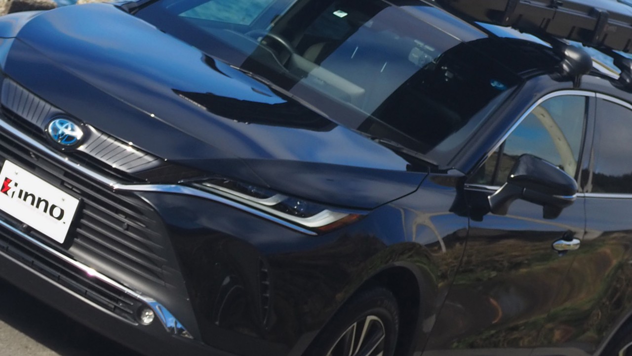 「これは盲点」「使ったら便利」え、そんなところに…？困っていた車内の収納、一発解決。高級車にも馴染む“漆黒”ハイエンドモデルが魅力的。