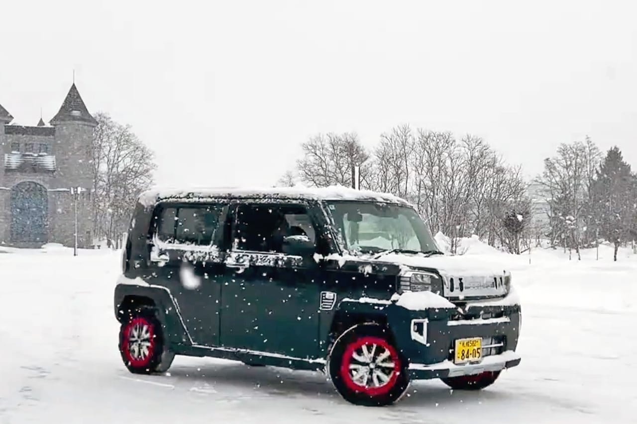 |「これはグリップ力高そう…」雪にガッチリ食い込む布製チェーン発見! 鮮やかカラーでデザイン性も抜群!