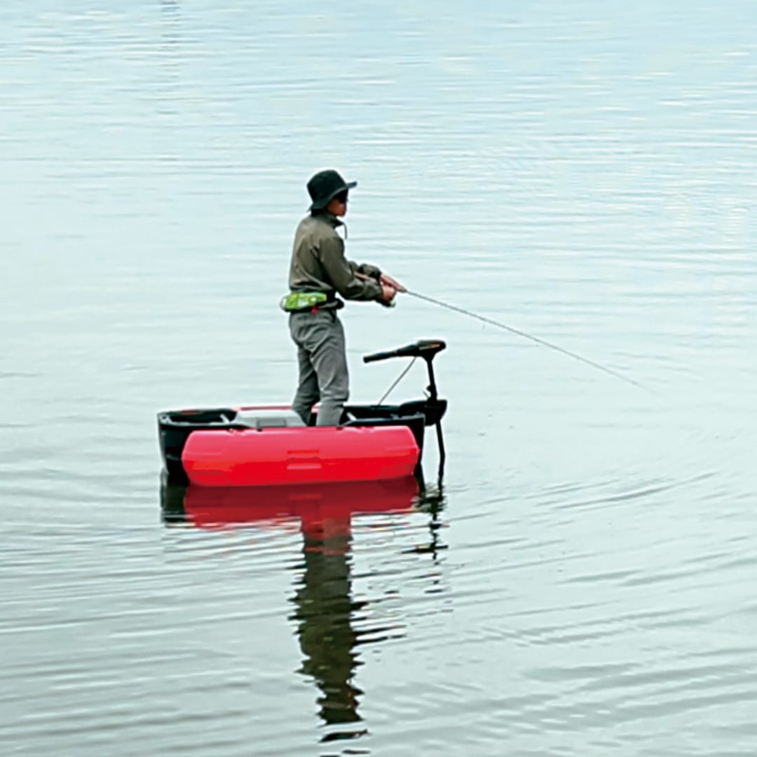 ｜「これは盲点」「使ったら便利」え、そんなところに…？困っていた車内の収納、一発解決。高級車にも馴染む“漆黒”ハイエンドモデルが魅力的。
