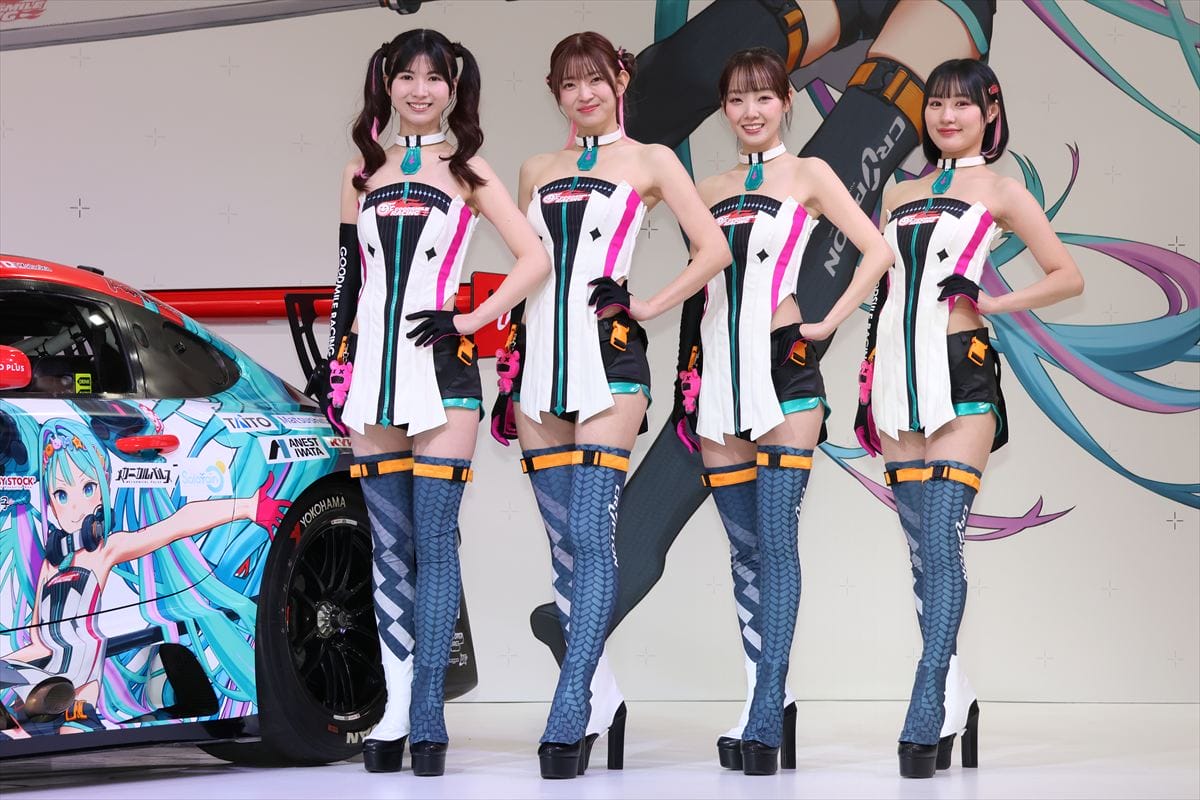 レースアンバサダーのレーシングミクサポーターズ 2026｜グッドスマイルレーシング、2026シーズンのマシンカラーリングを2月8日に幕張メッセのフィギュアイベントで発表！