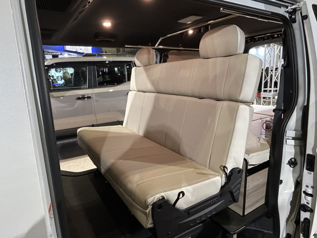 |仕事・遊び・車中泊を1台で完結できるハイエース。「シンプル」だけど「高機能」。これでいいんだと納得できる実力車が新登場
