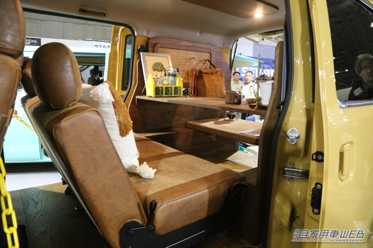 ｜職人技が息づく「動くログハウス」。タウンエースを「木の魔法」で仕上げた温もり空間のキャンピングカー