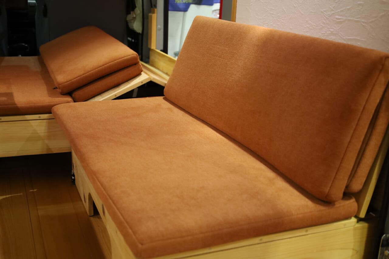 ｜「これは機能的…」ひとり旅がよく似合う。グッとくる素材とオシャレ感。絶妙サイズのキャンピングカー