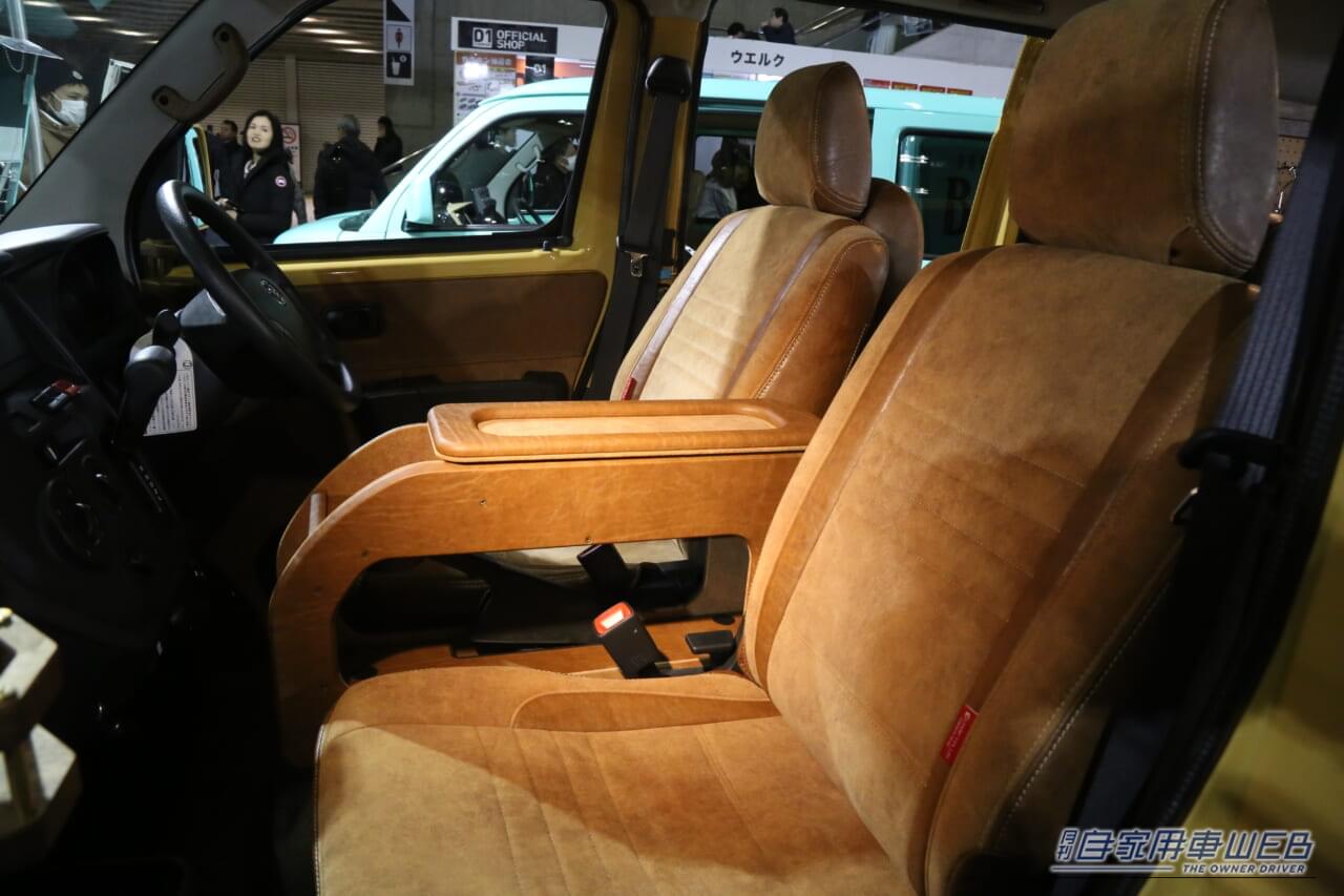 |職人技が息づく「動くログハウス」。タウンエースを「木の魔法」で仕上げた温もり空間のキャンピングカー