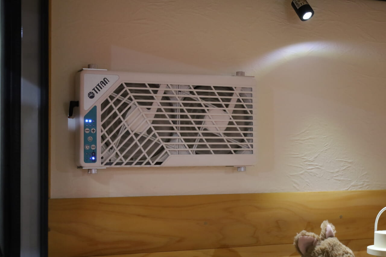 ｜「これは機能的…」ひとり旅がよく似合う。グッとくる素材とオシャレ感。絶妙サイズのキャンピングカー