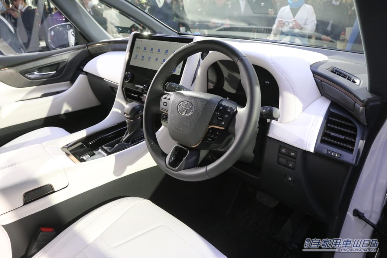 ｜フォルムを研ぎ澄ます「漆黒ライン」が斬新。春デビューの新型セダンを、いち早くモデリスタが本気カスタム！