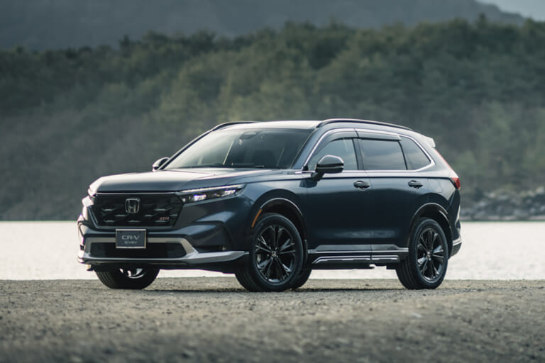 新型CR-V純正カスタム登場。2つのプレミアムスタイルを提案