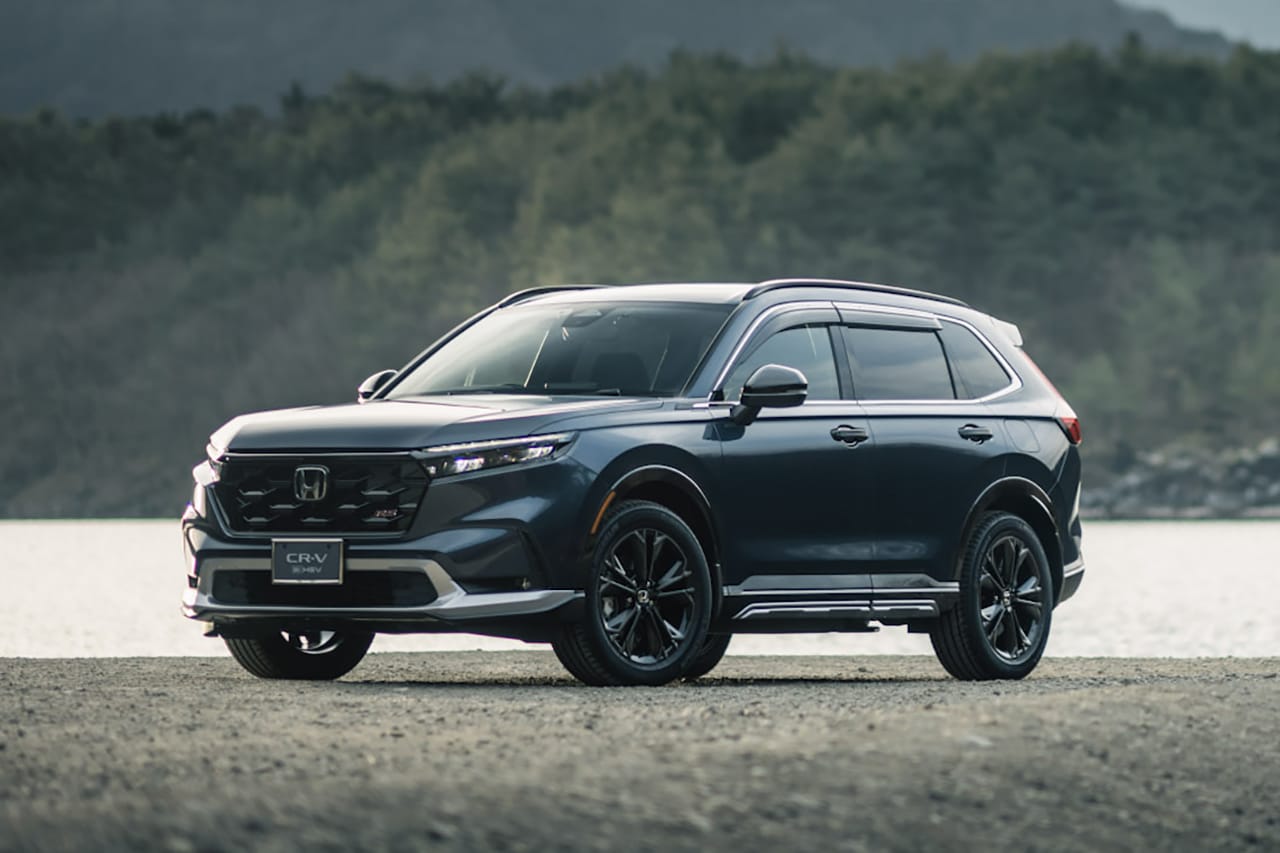 新型CR-V純正カスタム登場。2つのプレミアムスタイルを提案