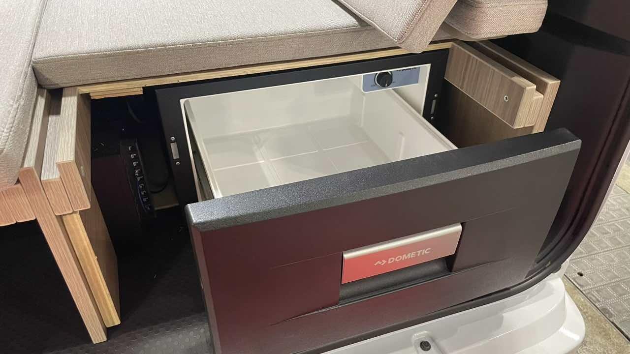 正直いって「無敵すぎる軽自動車」見つけた。最強すぎてズルい「軽でここまでやる？」思わず感嘆。