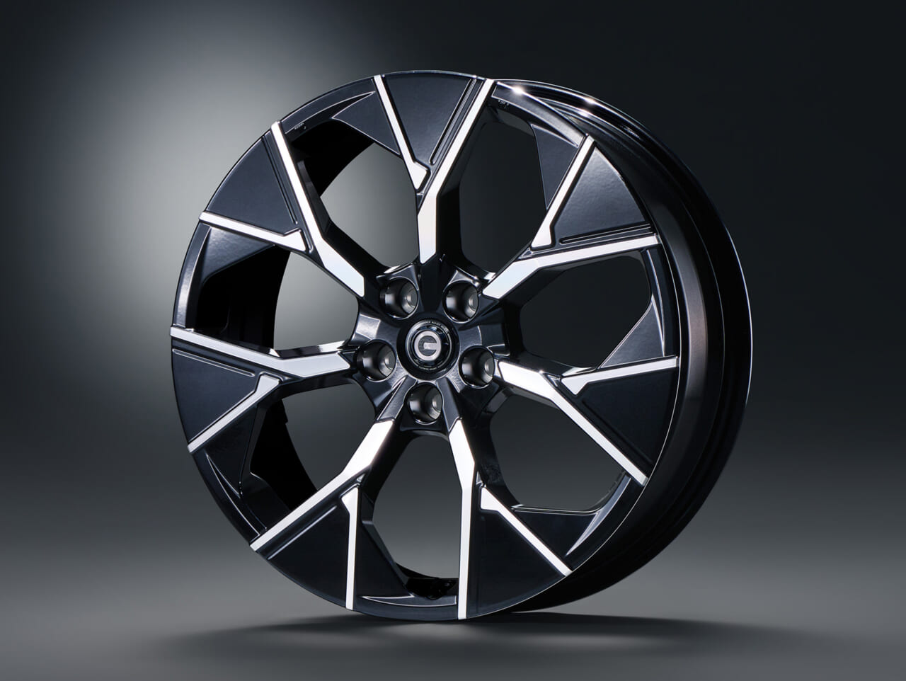 |新型RAV4 PHEV用「GRパーツ」登場【空力性能と走りの質を極める、贅沢なチューンドパーツがズラリ】