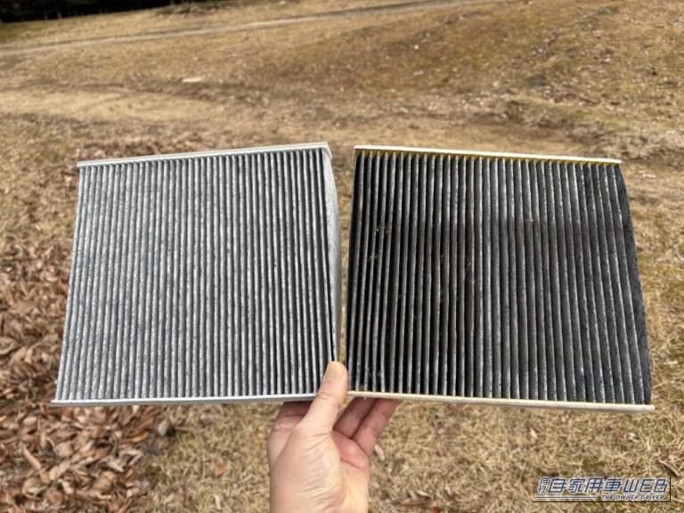 210系クラウンのエアコンフィルター。右が使用後の汚れたフィルター、左は交換する新しいボッシュのフィルター｜「そのエアコン設定 実はヤバい…」愛車の花粉対策。知らないと車内が地獄に。2026年春のピーク直前対応マニュアル