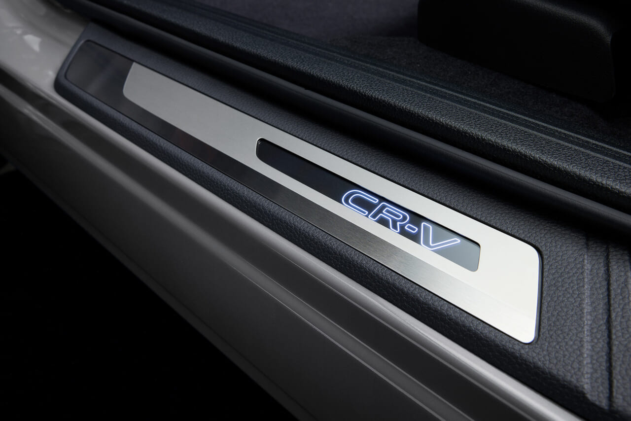 |新型CR-V純正カスタム登場。2つのプレミアムスタイルを提案