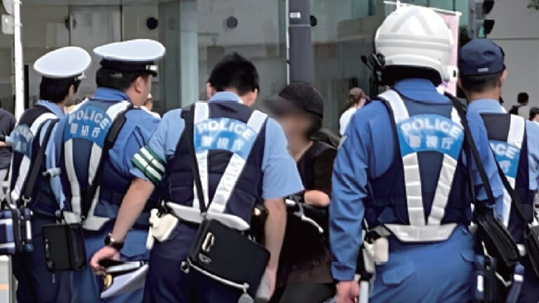 「自転車“反則金”時代到来」二人乗り…無灯火…スマホ使用。青切符制により、明かされた約100種類の違反。運転免許を持っててもわからない違反も…