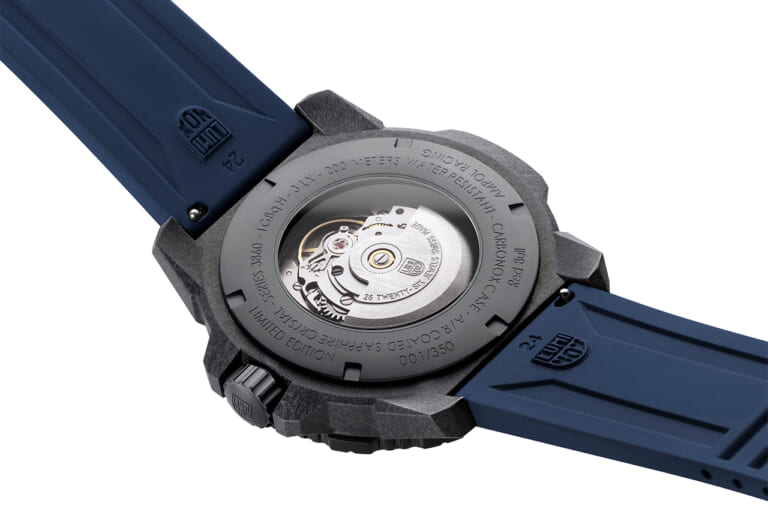 Luminox 3863 AMPOL RB LIMITEDの裏蓋（スケルトンバック）｜ルミノックスの人気シリーズにレッドブル・アンポル・レーシング公式チームウォッチが登場。
