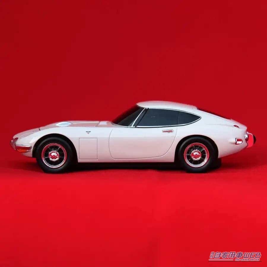 伝説の「幻の名車」がデスクを駆ける⁉　デスク上を2000GTの世界観で染め上げる「デザイン・マウスパッド」が発売！