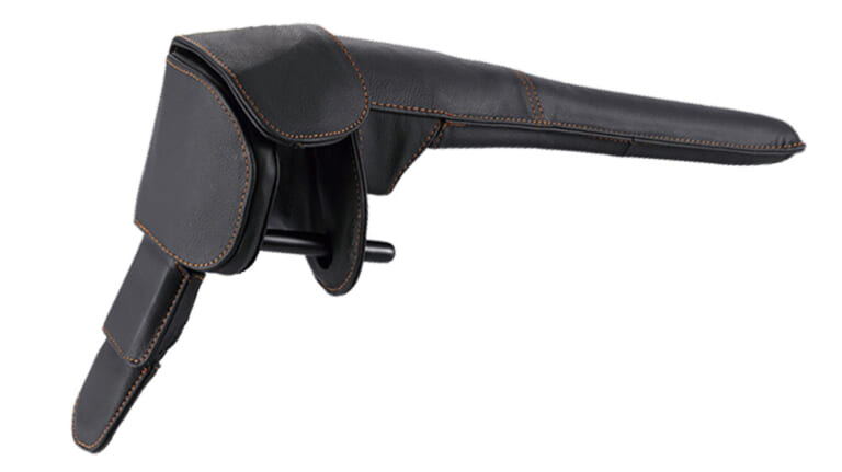 「そうやって設置するのか」設置は簡単だが威力は抜群。あらゆる車種に対応。雰囲気を崩さないレザーデザインのS-HLOC01を紹介