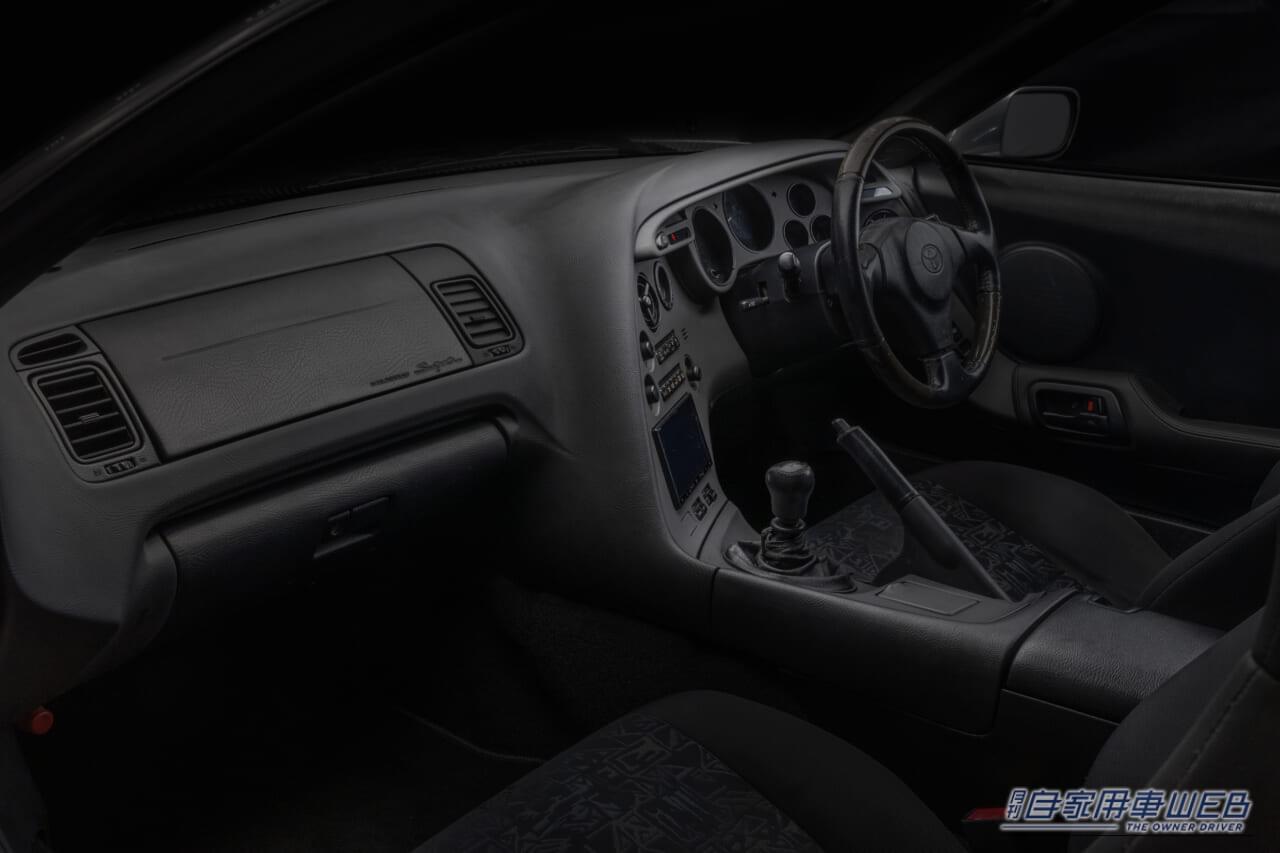 |A80スープラの内装部品「インストルメントパネル」を復刻