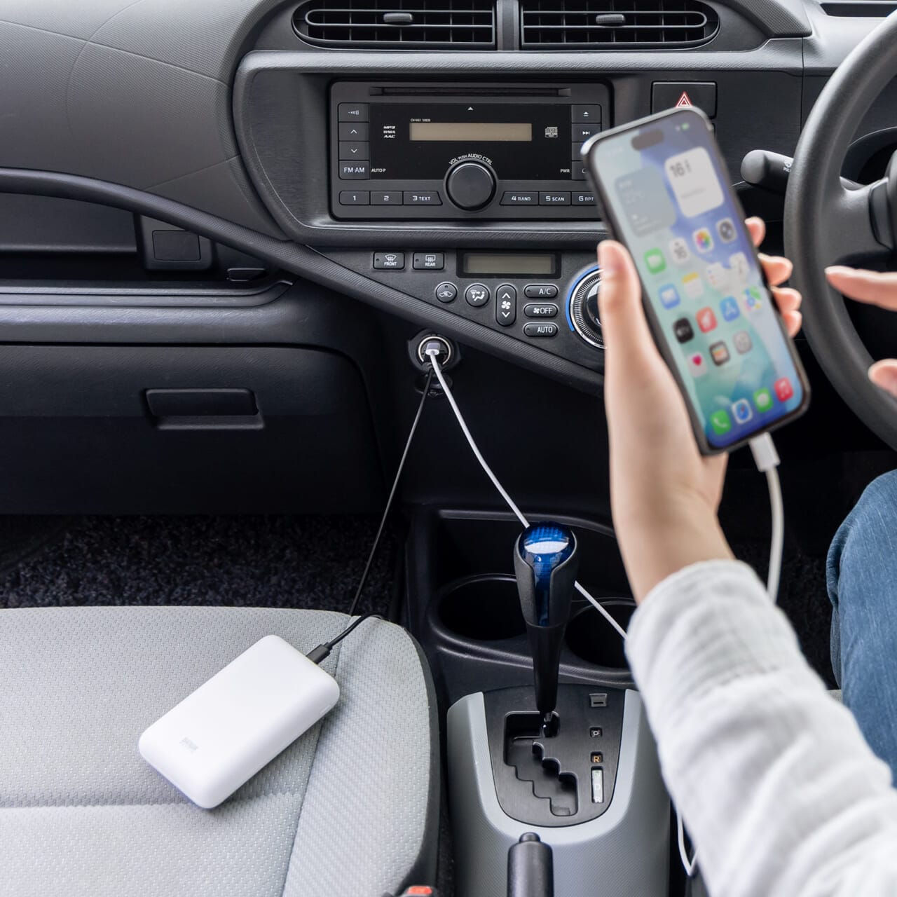 ｜「まるで純正…」「コレって後付けなの？」クルマの中の救世主。コンパクトなのにハイパワー、安心のサンワサプライ製