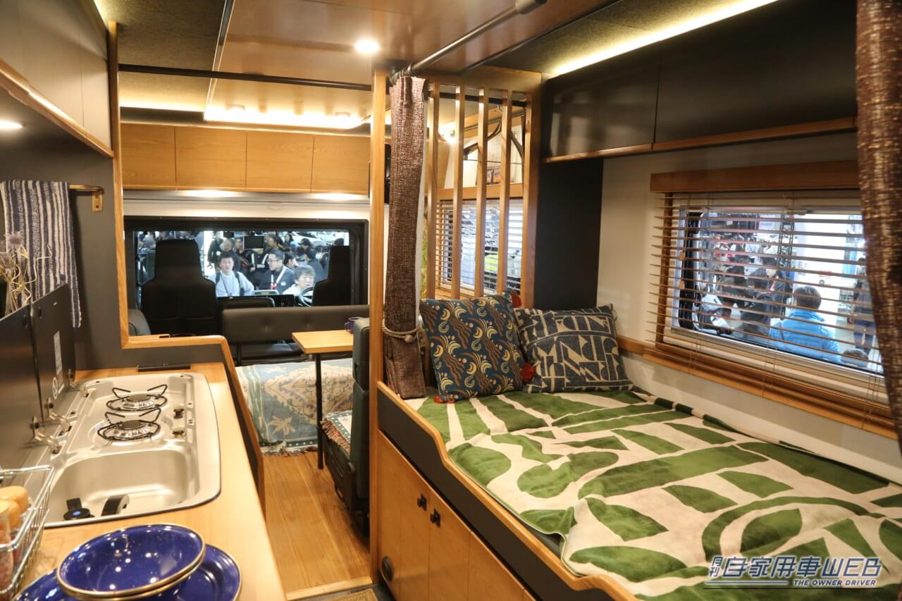 ｜見た目は、しょーじき破天荒。でも趣味クルマとしてはかなり優秀かも。「頑丈」「便利」な小型のトラックは、好事家の「秘密基地」になれる！