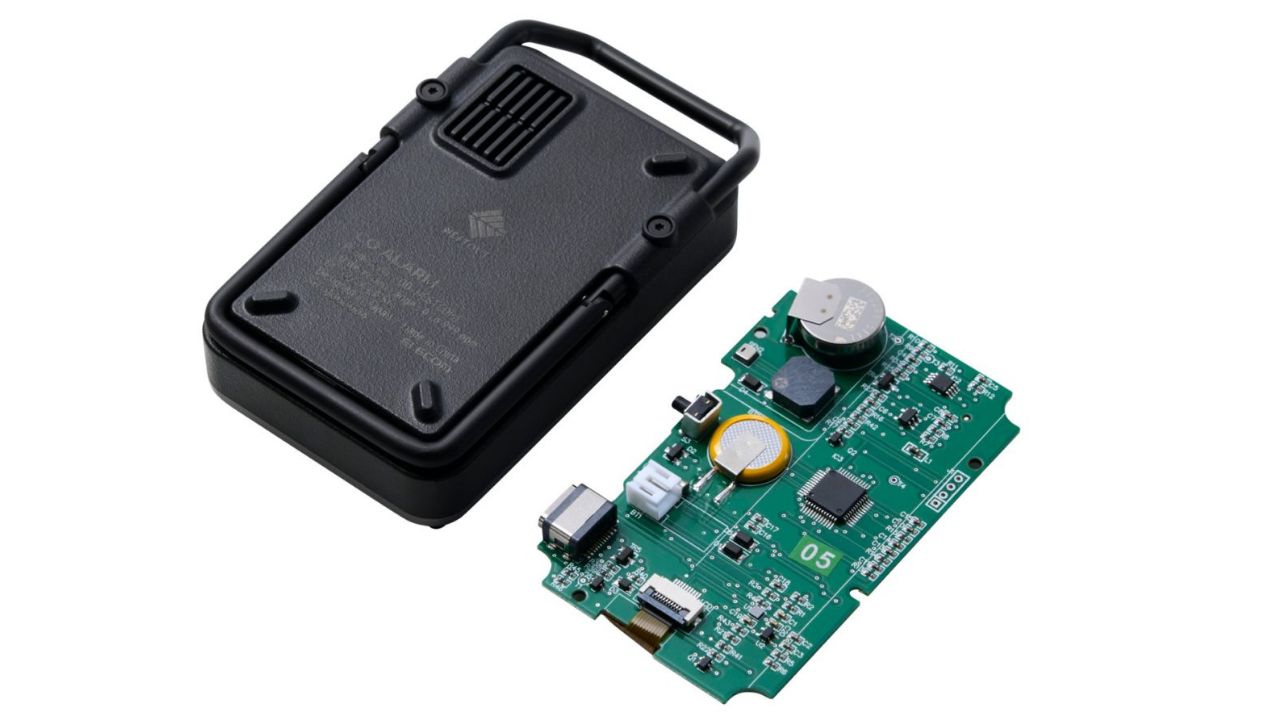 エレコム NESTOUT 一酸化炭素アラームの内部基盤｜「これメッチャいいじゃん！」必要な情報をひと目で把握。さらにアラーム音でも警告。幅広く使える、日本製高精度センサー内蔵探知機を紹介