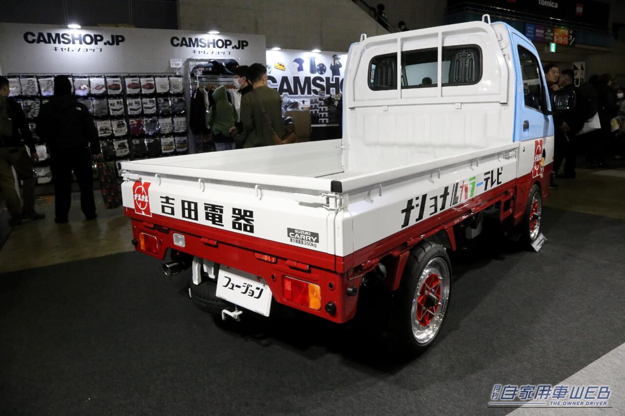 |フロントマスクは、あの「高級SUV」にソックリ。熱視線を集めた「謎のカスタム軽トラ」には、王者の威厳あり