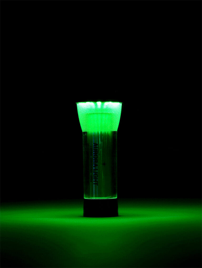 WINDSWAVESのオーロラライトの緑色光｜「そんな使い方ができるんだ…？」あらゆる車両に設置可能！ 1つ持っておくと何かと重宝するアイテムを紹介