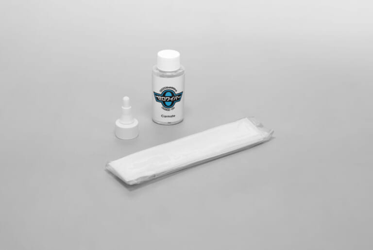 カーメイトの製品、ゼロワイパー コーティング液 3回分（Ｃ201）の内容物｜「えっ…どういう原理なの？」施工時間はたったの3分。現象を捉えた動画が大きな話題に。驚異的な効果を発揮する「ゼロワイパーウィンドウコート」を紹介。